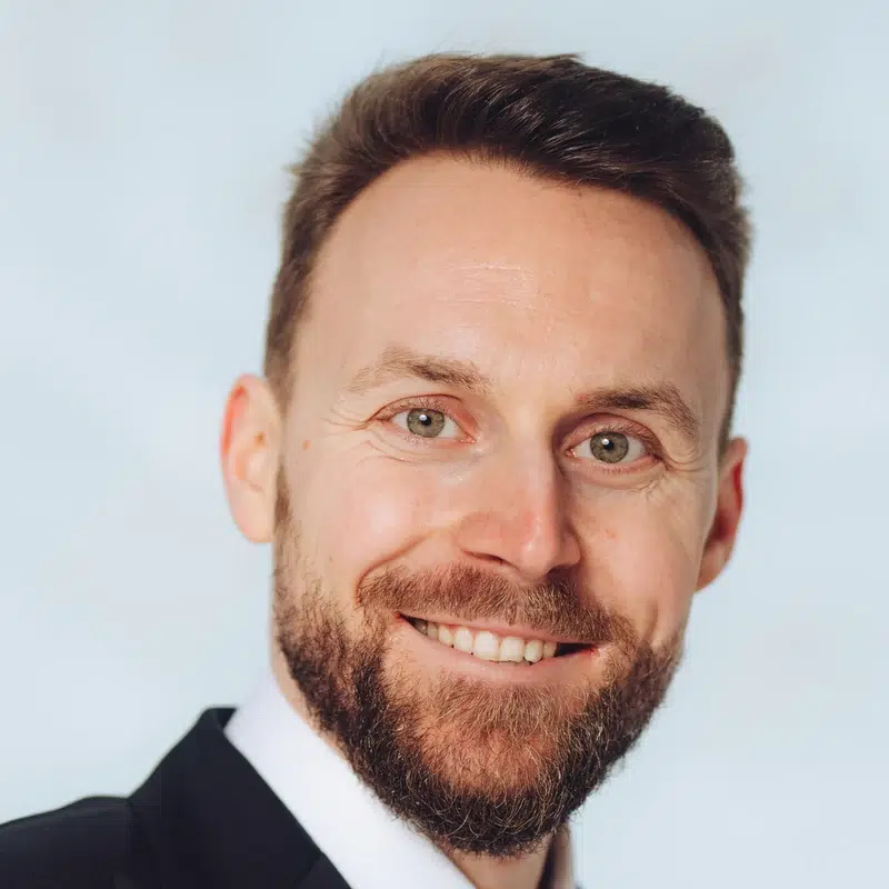 About 2 Lukas Krondorf, business development at Purpose In Action
